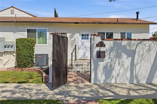 8155 Genesta, Lake Balboa, CA, 91406 | Card Image