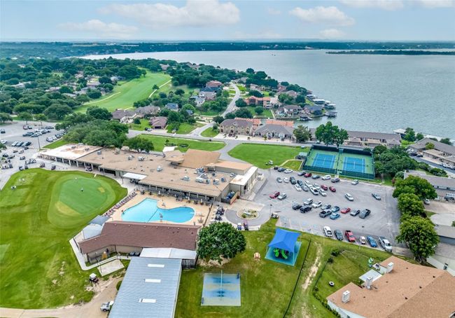 5232 Country Club Dr, Condo with 2 bedrooms, 2 bathrooms and null parking in Granbury TX | Image 28