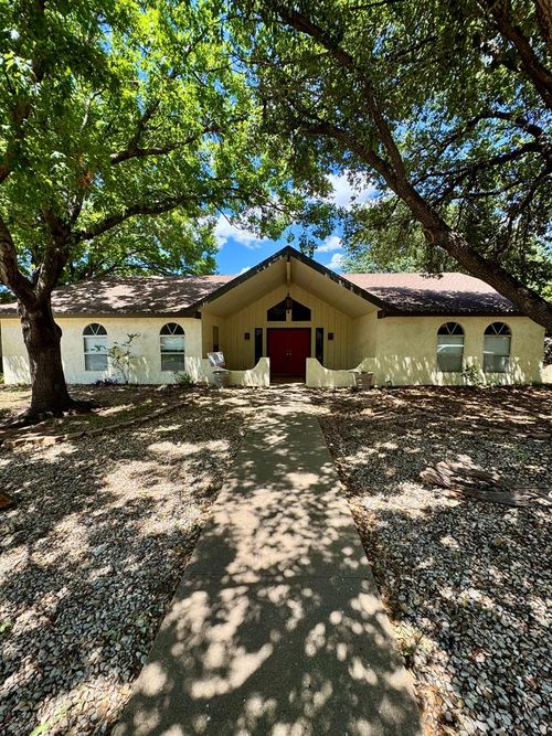 5214 Green Valley Trl, San Angelo, TX, 76904-7316 | Card Image