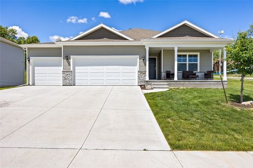 701 Prairie View Dr, West Branch, IA, 52358-8807 | Card Image