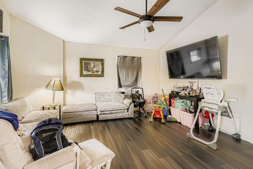 726 Mcdaniel St, Houston, TX, 77022-3746 | Card Image