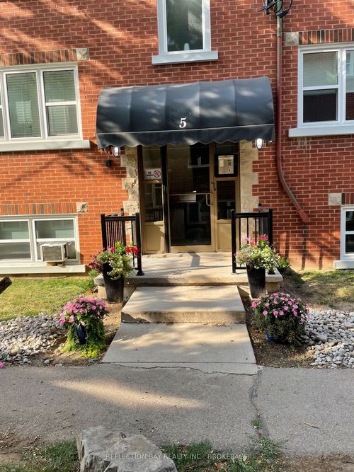 8-5 Applewood Ave, Stoney Creek, ON, L8G3S4 | Card Image