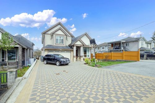 11971 97 Ave, Surrey, BC, V3V2C4 | Card Image