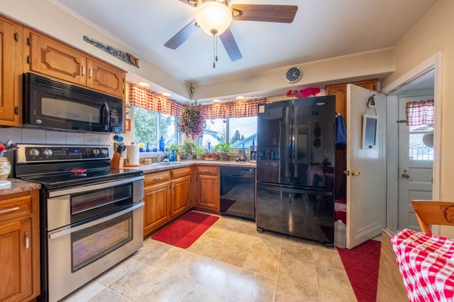 920 Clinton Ave, House other with 3 bedrooms, 2 bathrooms and null parking in Saint Clair MI | Image 7