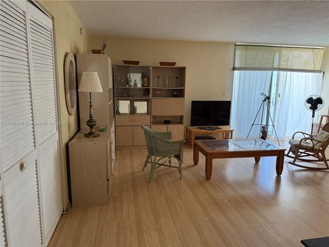 APT-707 - 401 Ocean Dr, Condo with 0 bedrooms, 1 bathrooms and null parking in Miami Beach FL | Image 17