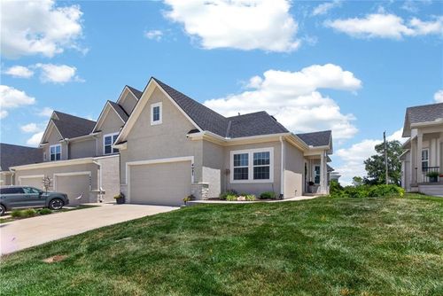 d-4021 Ne Sagamore Dr, Lee's Summit, MO, 64064-7854 | Card Image