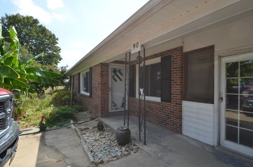 90 Sullivan Ln, Frankfort, KY, 40601-8736 | Card Image