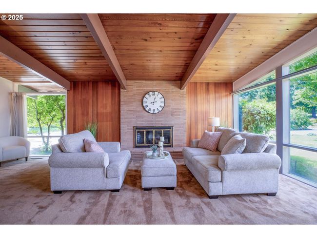 1439 Barton St, House other with 3 bedrooms, 2 bathrooms and null parking in Eugene OR | Image 4