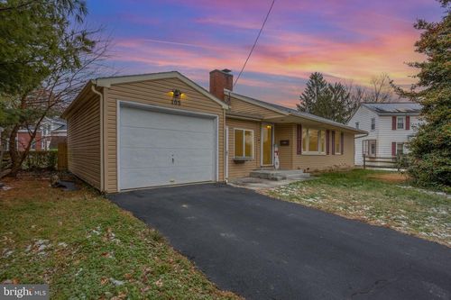 105 N Waterford Ave, MARIETTA, PA, 17547-1502 | Card Image