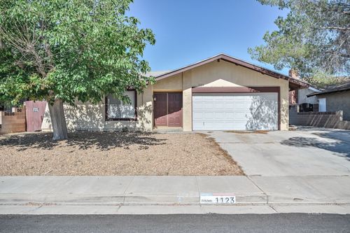 1123 Randall St, Ridgecrest, CA, 93555 | Card Image