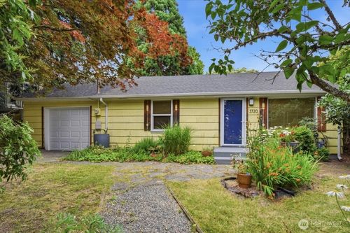 3720 Sw 100th St, Seattle, WA, 98146-3633 | Card Image