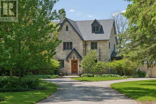 22 Stuart St, Guelph, ON, N1E4S4 | Card Image