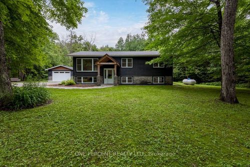 682 Stephenson Rd 2 E, Port Sydney, ON, P0B1L0 | Card Image