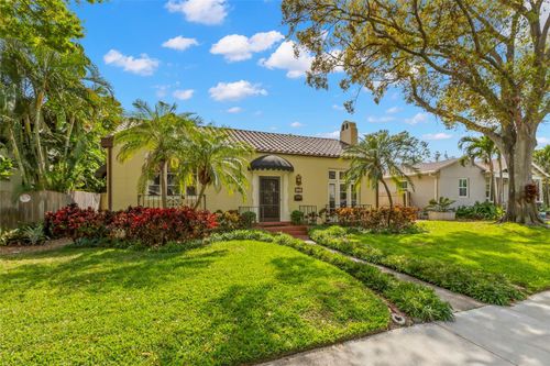 646 16th Ave Ne, St Petersburg, FL, 33704-4719 | Card Image