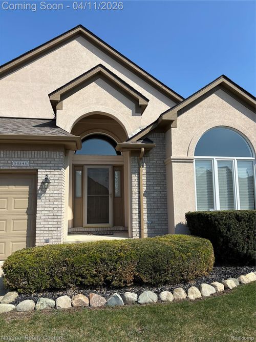 18-52242 Mitchell Ln, Macomb, MI, 48042-5691 | Card Image
