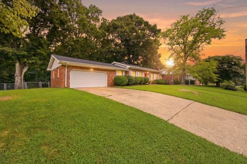 9216 Charbar Cir, Chattanooga, TN, 37421-5305 | Card Image
