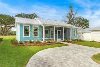 Half Circle Driveway.. with Pavers...lots of parking space! | Image 2