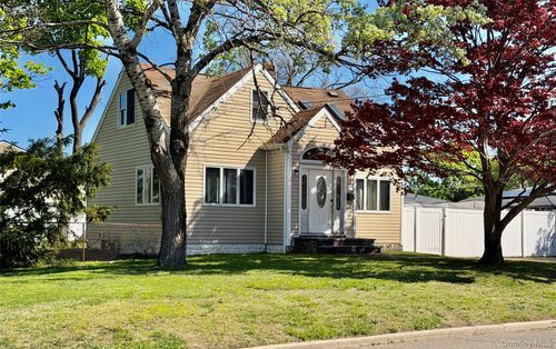 51 Weston Ave, Deer Park, NY, 11729-6043 | Card Image