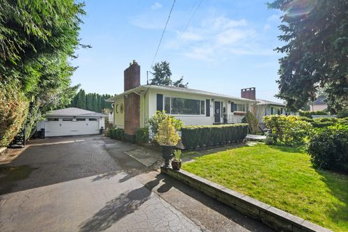 13558 15 Ave, Surrey, BC, V4A1L2 | Card Image