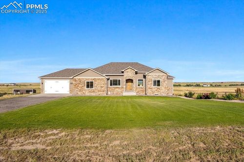 45425 Wolf Creek Dr, Bennett, CO, 80102-7704 | Card Image