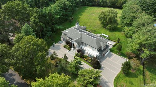 5 Farmwoods Ln, Glen Head, NY, 11545-2731 | Card Image