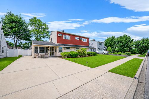 36 Sunrise Lane, Hempstead, NY, 11756 | Card Image