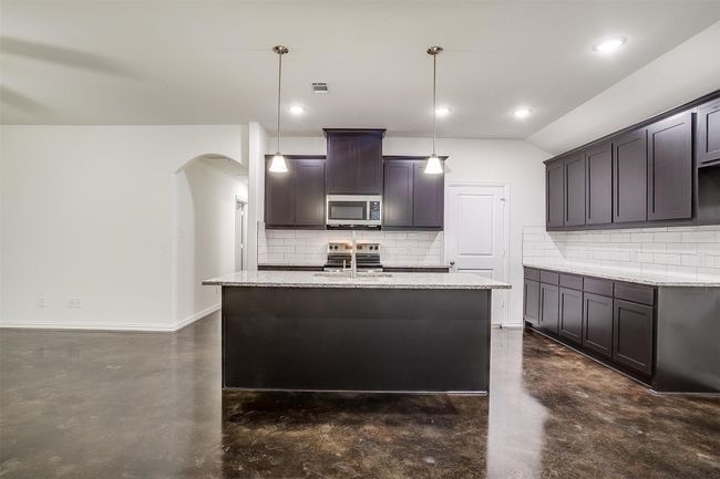 5824 High Plains Trl, House other with 3 bedrooms, 2 bathrooms and null parking in Joshua TX | Image 17