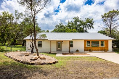 1903 Danielle Dr, House other with 3 bedrooms, 2 bathrooms and null parking in Kerrville TX | Image 2