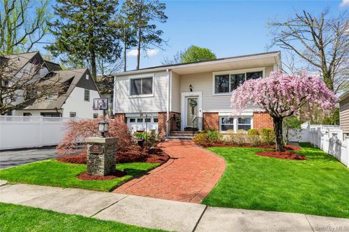 239 Davis Ave, White Plains, NY, 10605-3213 | Card Image