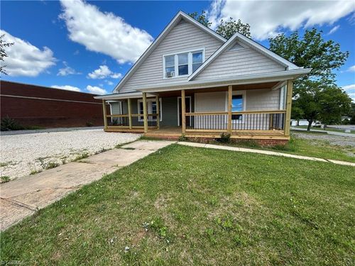 237 Main Street E, Yadkinville, NC, 27055 | Card Image