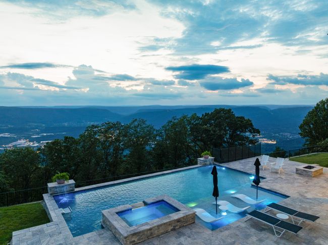802 W Brow Rd, Home with 7 bedrooms, 8 bathrooms and 4 parking in Lookout Mountain TN | Image 7
