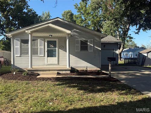 1005 W Pine St, Jerseyville, IL, 62052-1336 | Card Image
