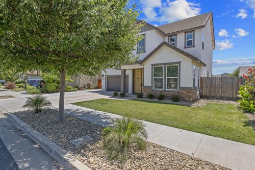 3201 E Harter Ave, Visalia, CA, 93292-7746 | Card Image
