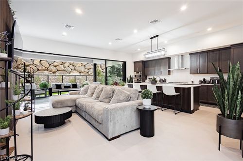 13 Promenade Isle Ln, Henderson, NV, 89011-3807 | Card Image