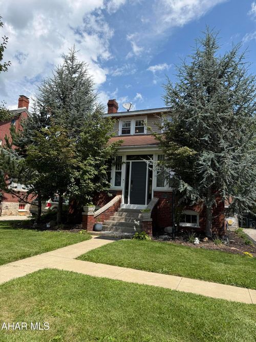 205 Aldrich Ave, Altoona, PA, 16602-3203 | Card Image