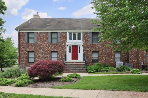 4 Sunrise Dr, Gillette, NJ, 07933-1952 | Card Image