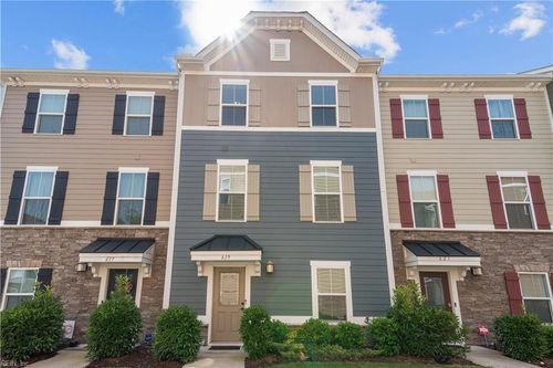 619 Muddy Creek Rd, Chesapeake, VA, 23324-1469 | Card Image