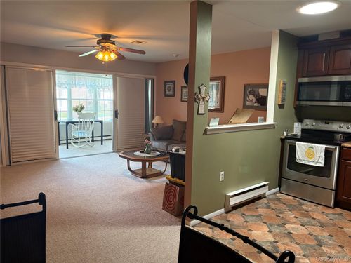 unit-b-423 Woodbridge Dr, Ridge, NY, 11961-1359 | Card Image