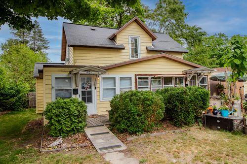 412 E Jefferson St, Hart, MI, 49420-1333 | Card Image