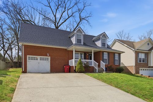 916 Excalibur Dr, Clarksville, TN, 37040-5167 | Card Image