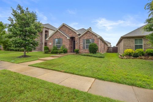 617 Wounded Knee Dr, Aubrey, TX, 76227-1414 | Card Image