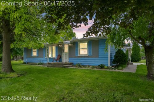 36513 Evans St, New Boston, MI, 48164-9544 | Card Image