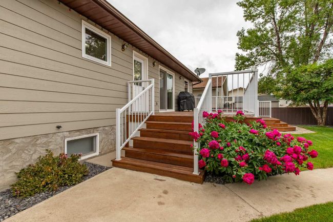 12 Fairway Cres, House other with 6 bedrooms, 3 bathrooms and 3 parking in Foremost AB | Image 37