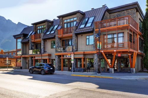 203-901 8th Avenue, Canmore, AB, T1W1Z7 | Card Image