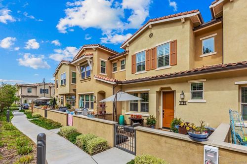 1119 Delpy View Ln, Vista, CA, 92084-4840 | Card Image