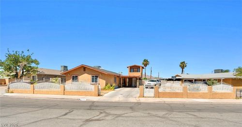 4792 Rita Dr, Las Vegas, NV, 89121-7015 | Card Image