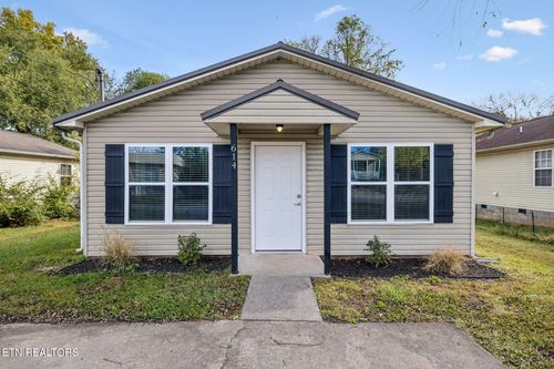 614 Wright Rd, Maryville, TN, 37804-3245 | Card Image