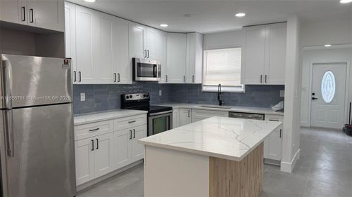 417-315 N 26th Ave, Hollywood, FL, 33020-4323 | Card Image