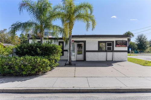 905 S Adelle Ave, DELAND, FL, 32720-7325 | Card Image