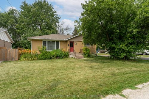 483 Mcewen Dr, Kingston, ON, K7M3W6 | Card Image
